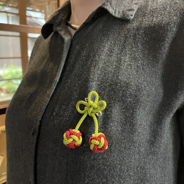 はじめての花結び さくらんぼのブローチ 五十鈴塾